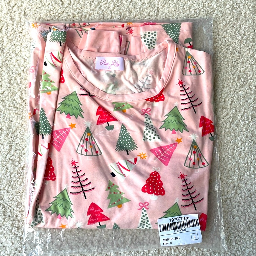 Pink Lily Christmas Trees Pajama Top - Size Small